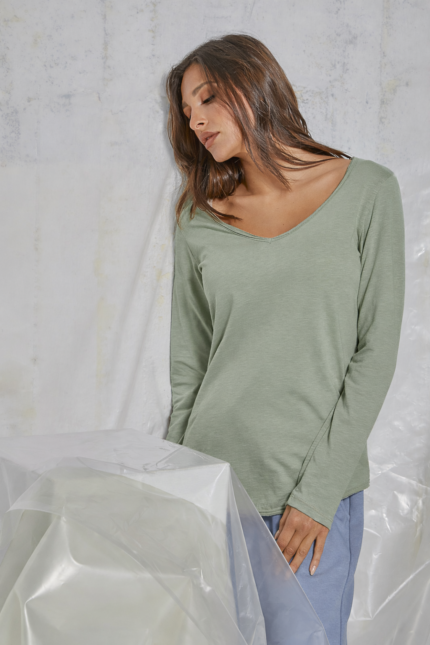 Μπλούζα με V μεσάτη με οβάλ τελείωμα Χακί