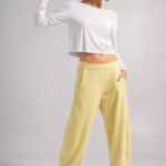 Παντελόνι φούτερ με τσέπες barrel Κίτρινο