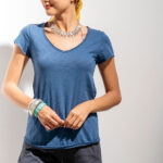 Μπλούζα V μεσάτη με οβάλ τελείωμα κοντομάνικη Μπλε