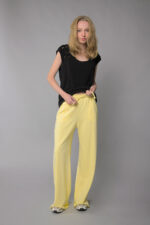 Μπλούζα με σκισίματα και κοντό μανίκι Μαύρη - Image 2