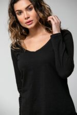 Μπλούζα με V μεσάτη με οβάλ τελείωμα Μαύρη - Image 2