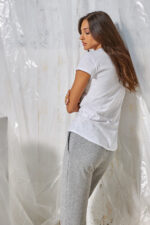 Μπλούζα V μεσάτη με οβάλ τελείωμα κοντομάνικη Λευκή - Image 2