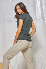 Μπλούζα V μεσάτη με οβάλ τελείωμα κοντομάνικη Μαύρη - Image 2