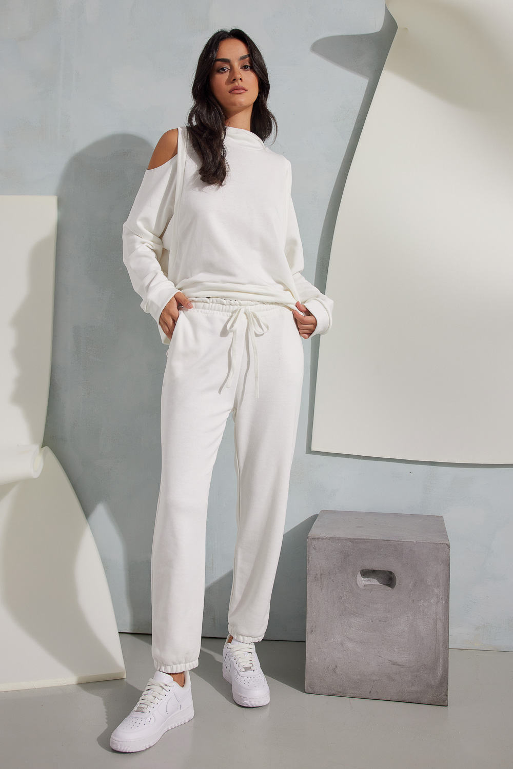 naiba3028201 Παντελόνι φούτερ με λάστιχο και ρυθμιζόμενο κορδόνι Λευκό - Image 1