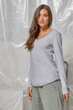 Μπλούζα με V μεσάτη με οβάλ τελείωμα Γκρι
