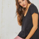 Μπλούζα με κοντό μανίκι V oversized Μαύρο