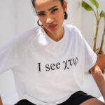 Λευκό T-Shirt “I see χτιρ”